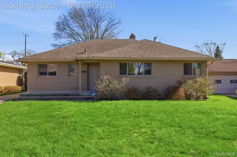 13111 Northfield Blvd, Oak Park, MI 48237