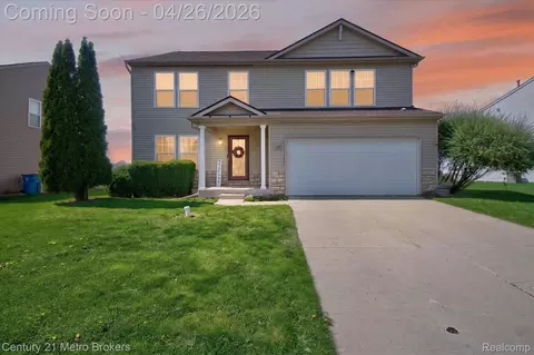 3324 Pine Run Dr, Clayton, MI 48473