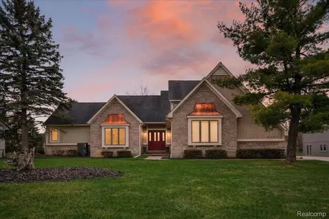 6595 Deer Ridge Dr, Village Of Clarkston, MI 48348