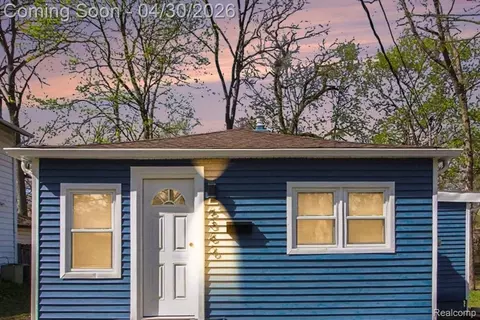 6366 Dellwood Dr, Waterford, MI 48329