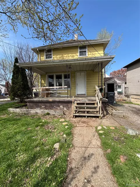 1008 Tacken St, Flint, MI 48532