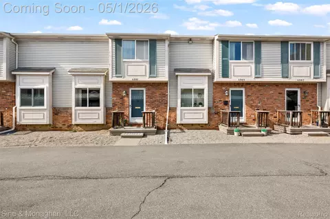 4991 Crooks Rd, Royal Oak, MI 48073