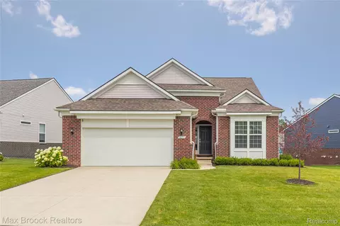 30153 Turtle Creek Cir, Lyon, MI 48165