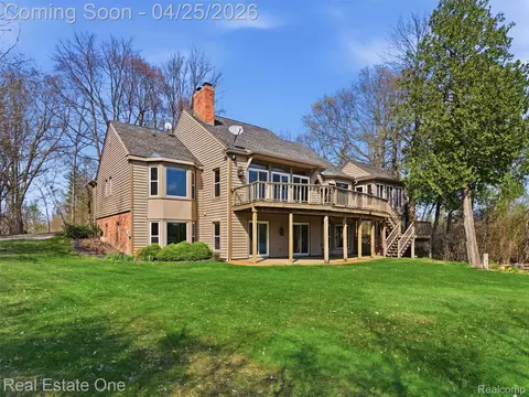 9990 Sashabaw Rd, Independence, MI 48348