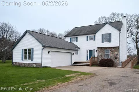 246 Nicklas Ct, Oxford, MI 48371