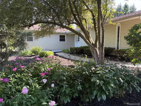 7828 Fosdick Rd, Pittsfield, MI 48176