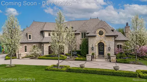 4911 Pinnacle Blvd, Oakland, MI 48306