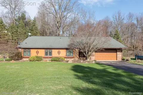 5415 Prairie Vw, Genoa, MI 48116