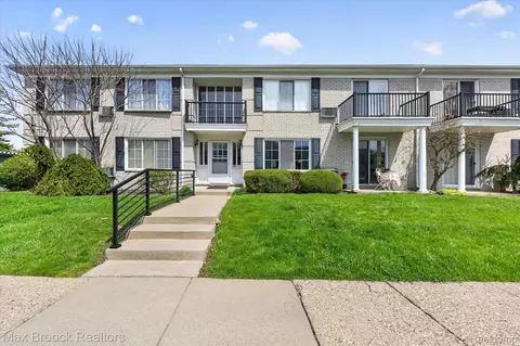 100 W Hickory Grove Rd #E2, Bloomfield Hills, MI 48304