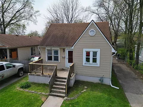 19361 Wakenden, Redford, MI 48240