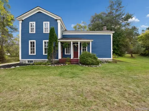13278 9 Mile Rd, Green Oak, MI 48178