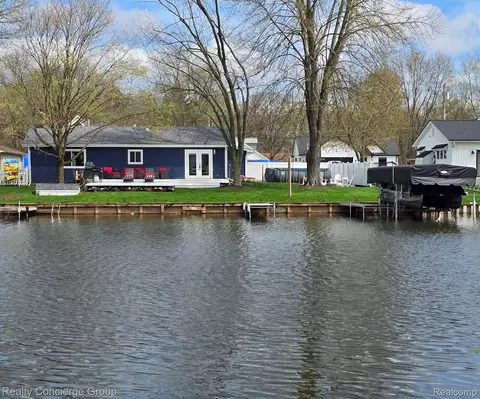 10866 Colony Rd, Putnam, MI 48169