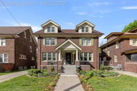 4815 Iroquois St, Detroit, MI 48214