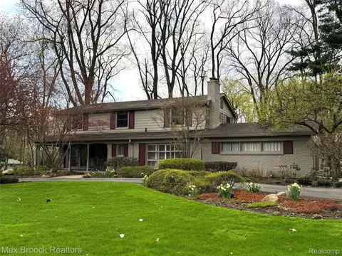 25933 Hersheyvale Dr, Franklin, MI 48025