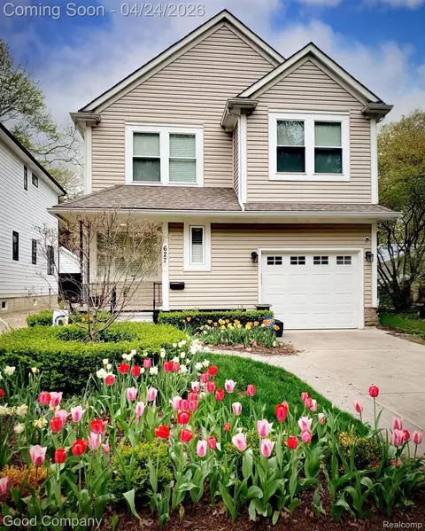 627 Kayser Ave, Royal Oak, MI 48067