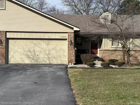33309 Mill Race Cir, Westland, MI 48185