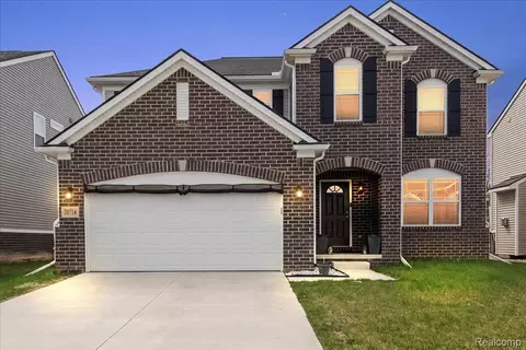 20714 Frisco Dr, Clinton Township, MI 48038