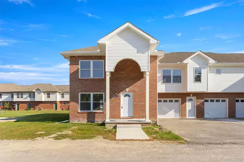 28264 Fortson Ln, Inkster, MI 48141