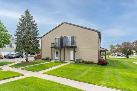 42564 Saratoga Rd #31, Canton, MI 48187