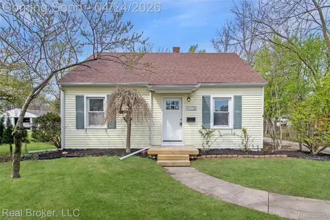 31732 Alvin St, Garden City, MI 48135