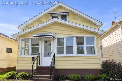 11819 Fleming St, Hamtramck, MI 48212