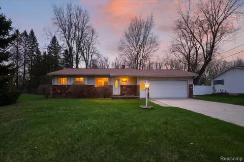 5300 Arnold Dr, Burton, MI 48509