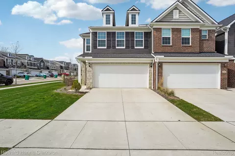 4109 Nottingham Cir, Independence, MI 48346