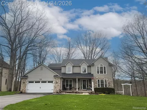 7988 Hillside Lakes Dr, Brighton, MI 48116