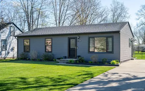 37180 Curwood Dr, Sterling Heights, MI 48310