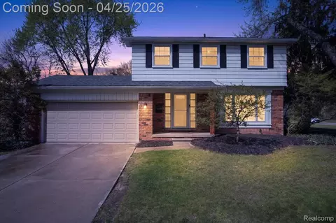 15251 Farmbrook Dr, Plymouth, MI 48170