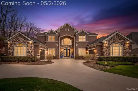 2482 Highland Dr, Superior, MI 48105