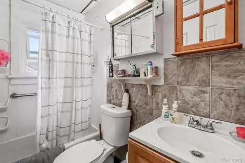 Bath - 1304 Samaria Rd, Bedford, MI 48177 photo 1 of 1