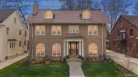 3465 Burns St, Detroit, MI 48214