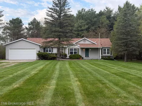 1405 E Grand Blanc Rd, Grand Blanc, MI 48439