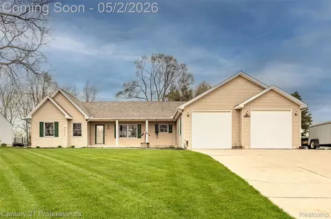 6591 Windiate Rd, Waterford, MI 48329