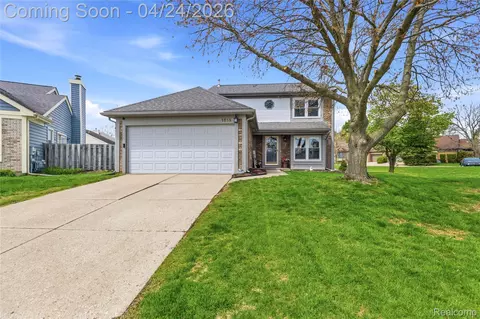1513 Colony Dr, Rochester Hills, MI 48307