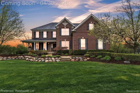 50241 Teton Ridge Dr, Northville, MI 48168