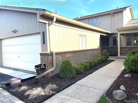 12306 Pinecrest Dr, Plymouth, MI 48170