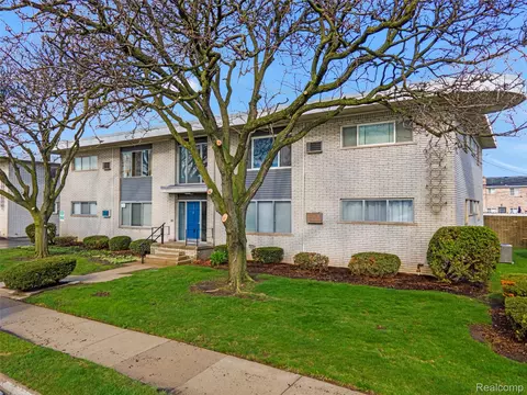 4820 Briarwood Ave #4, Royal Oak, MI 48073