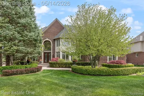 2483 Spyglass Dr, Oakland, MI 48363