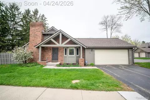 44829 Erin Dr, Plymouth, MI 48170