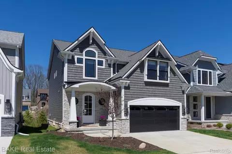 205 Mountain View Ln, Milford, MI 48381