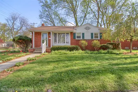 29825 W Chicago St, Livonia, MI 48150