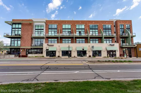 211 E 9 Mile Rd #307, Ferndale, MI 48220