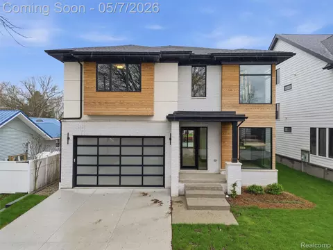 41215 Belvidere St, Harrison, MI 48045