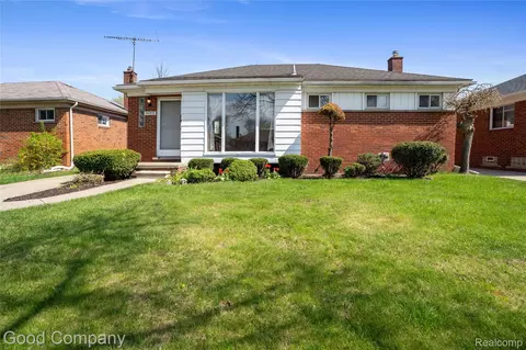 19915 Shady Lane Ave, Saint Clair Shores, MI 48080