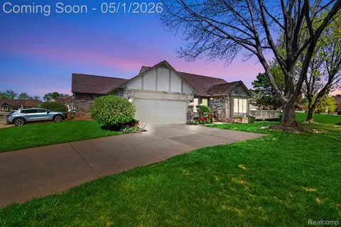 15487 Orchard Ridge Dr, Clinton Township, MI 48038