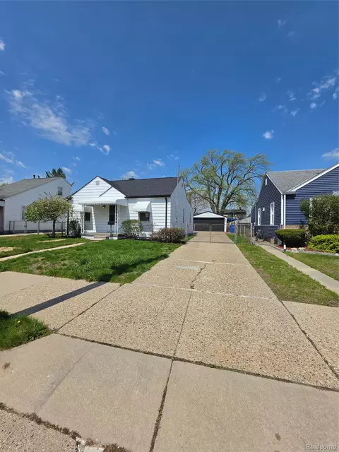 8285 Chapp Ave S, Warren, MI 48089