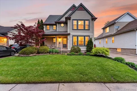 538 Pine St, Wyandotte, MI 48192