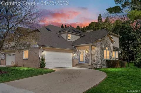 2027 Preserve Cir E, Canton, MI 48188